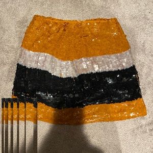 Zara gold/white/black sequin skirt size medium